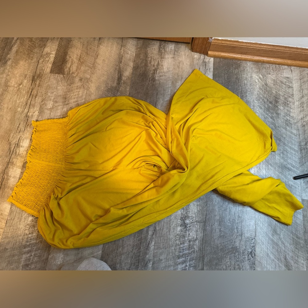 Size MEDIUM Goldenrod color, wide leg pants